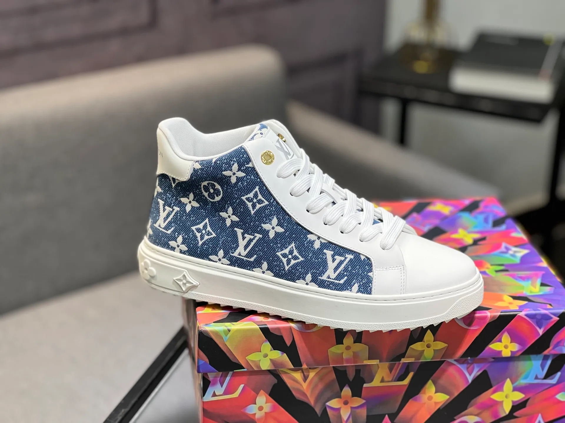 Men's shoes 💰560 LV Louis Vuitton. The latest fashionable casual shoes are popular in physical stores. New spring and summer comfortable imported cowhide, cowhide mesh, unique jacquard fabric element design. With sheepskin lining, Lv original base, [sun][sun] high-end packaging and high quality💪Details determine quality, welcome to compare🇮🇹Code number 38-44, 45 can be customized